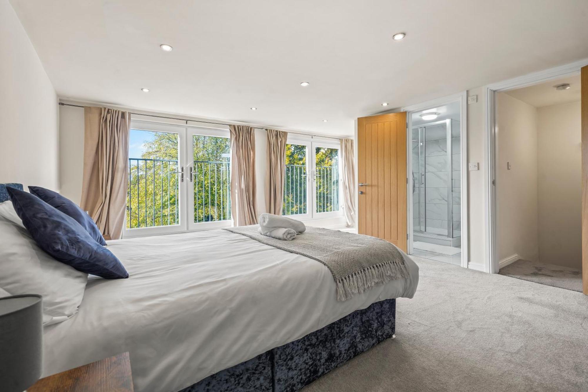 Luxurious Holiday Home บอลตัน ภายนอก รูปภาพ