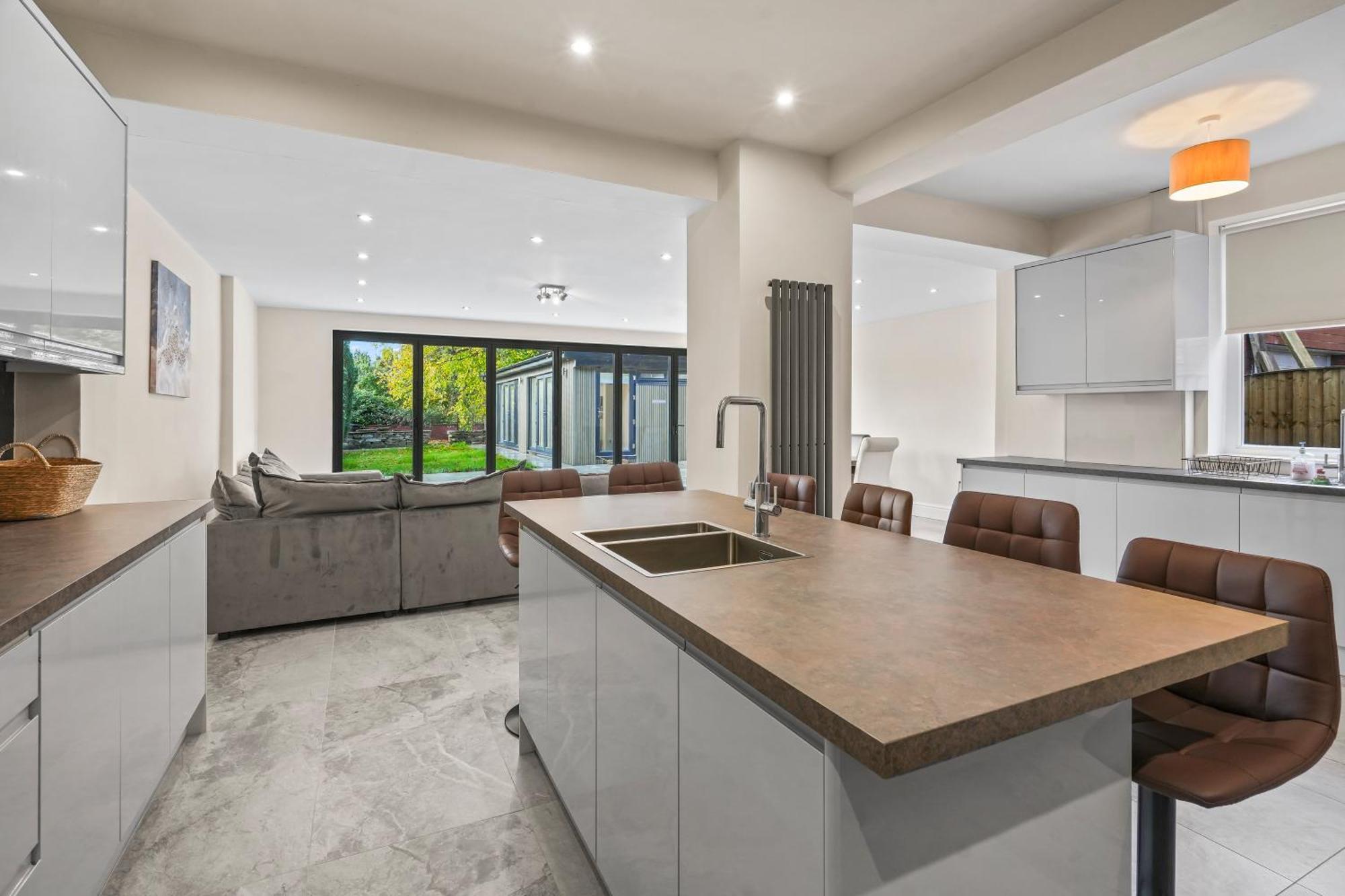 Luxurious Holiday Home บอลตัน ภายนอก รูปภาพ
